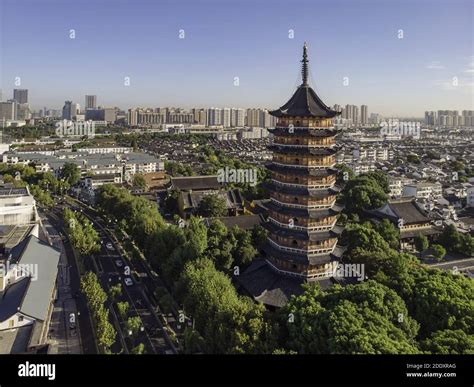 蘇州北有什麼好玩的?不妨從一處隱藏在城北的古典園林——北寺塔來探討。